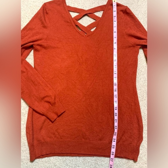 Love Ellie Women’s V-Neck Criss Cross Back Sweater Rust Color Size Medium - Picture 6 of 6
